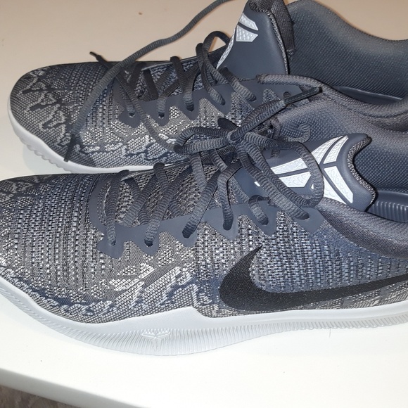 kobe bryant tennis shoes